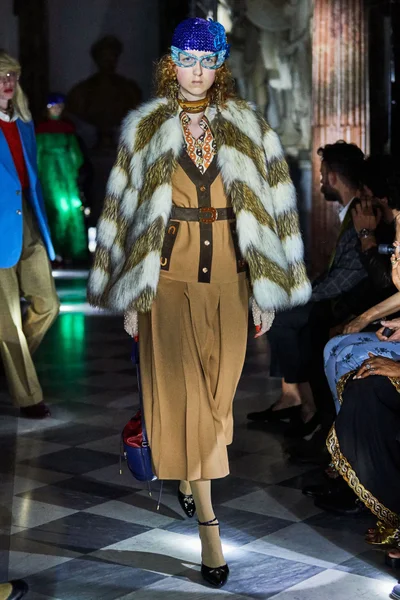 Look 36